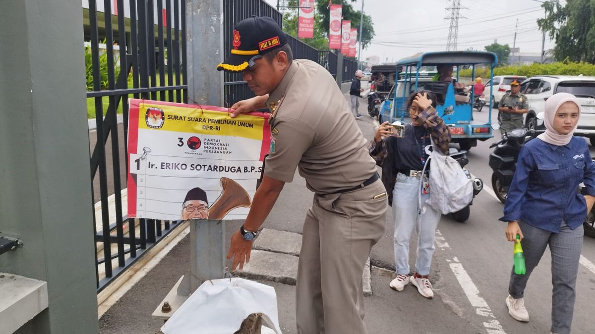 Central Jakarta Satpol PP Gather 55 Thousand APK Waste