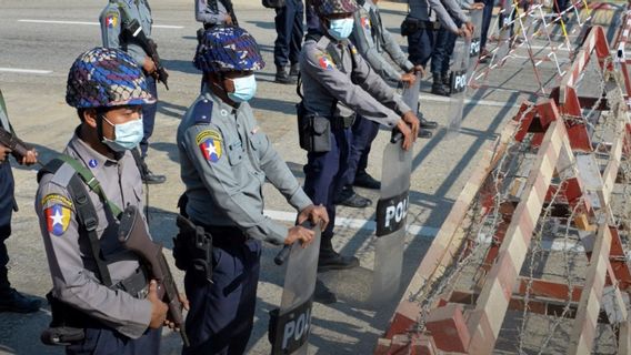 逃亡，12名缅甸警察加入钦州民防部队