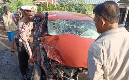 Mobil Calya Oleng Tabrak Truk di Jalan Raya Kemranjen-Sumpiu Banyumas, 1 Tewas dan 5 Lainnya Luka-luka