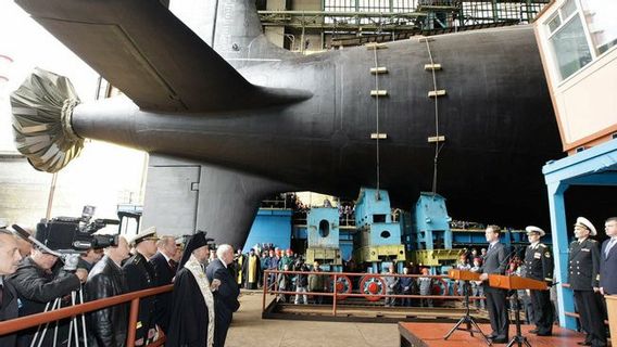 ロシア国防省は、新しい高度な水上艦艇や潜水艦を設計したい、何を作る?