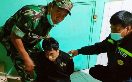 Aksi Anggota TNI AD Bersama Warga Bekuk Pelaku Penusukan di Atap Rumah Daerah Cengkareng