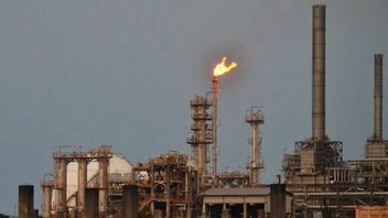 ارتفاع أسعار النفط بعد الهجوم الإسرائيلي يهدد التفاوض بإطلاق النار