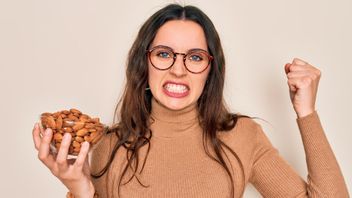 アーモンドの利点を理解する、断食ブカール後に健康的なスナックになることができます