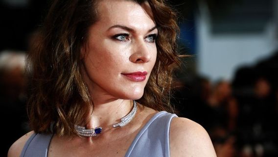 米拉·乔沃维奇（Milla Jovovich），乌克兰出生的电影明星，对俄罗斯入侵她的祖国感到悲伤