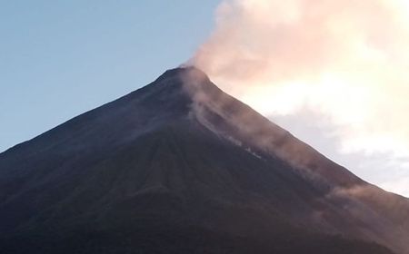 Warga Diminta Waspadai Luncuran Material Vulkanik Gunung Karangetang Sulut