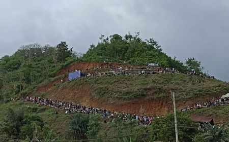 Viral Foto Warga Nonton Asia Talent Cup di Sirkuit Mandalika dari Atas Bukit, Kepada Dishub NTB: Antusias