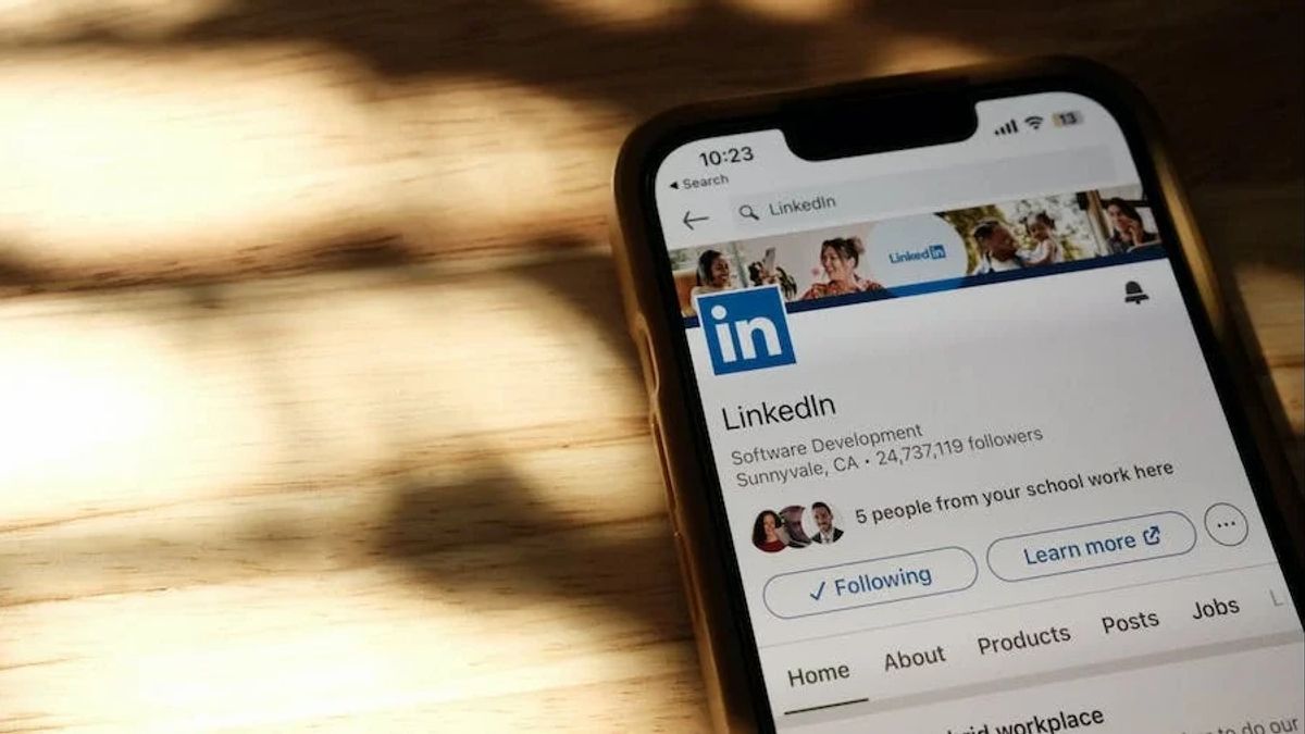 LinkedIn Lays Off 668 Employees Due to Slow Hiring Activity