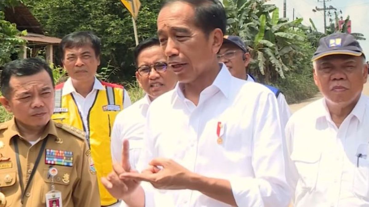 Damaged Roads In Jambi Will Be Repaired By Jokowi July-August