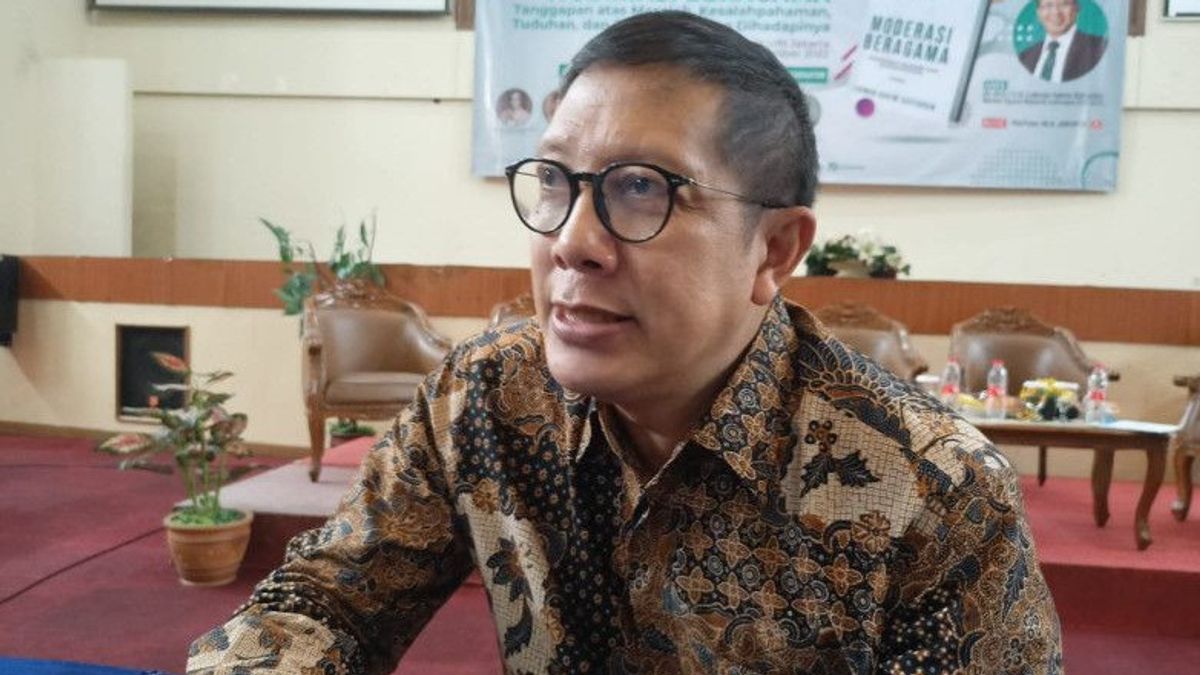 Lukman Hakim Received The Return Of Evidence Of Money That Had Been Confiscated By The KPK