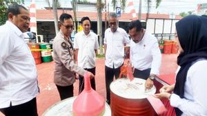 Menyamar Jadi Pembeli, Polda Kalsel Amankan 9,5 Ton Oli Curah Mengatasnamakan Pertamina