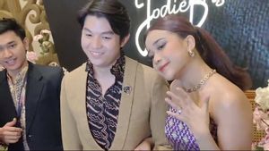 Give Rings To Brisia Jodie, Jonathan Alden: I Want To Be Serious