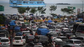 Urai Kepadatan Polres Cilegon Buat Kantong Parkir di Pelabuhan Merak