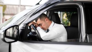 8 Ways To Overcome Microsleep While Driving, Please Don't Force It!