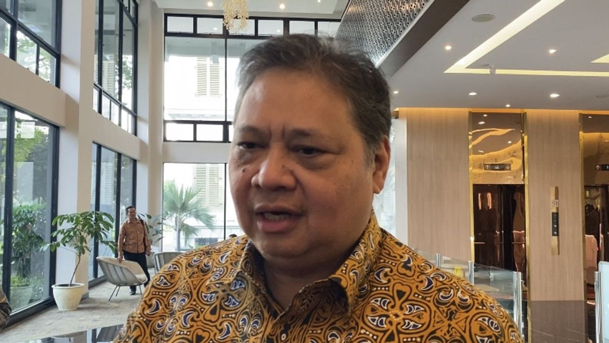Airlangga Asks DGT To Find Solutions To The Coreliax Problem Faced By FMCG Companies