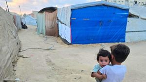 Berteman Nyamuk dan Lalat Sampah, Pengungsi Gaza Disengat Panas 30 Derajat