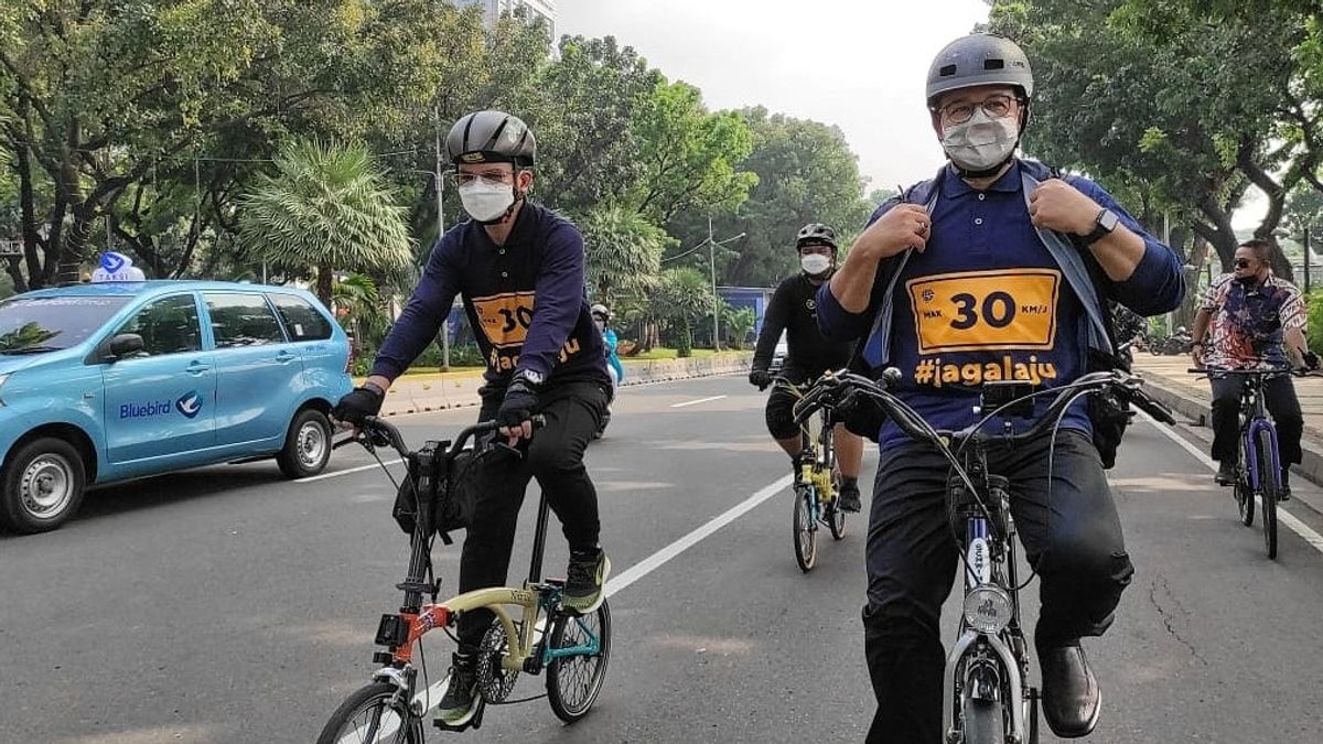 سلسلة من امتيازات راكبي الدراجات في جاكرتا التي قدمها أنس