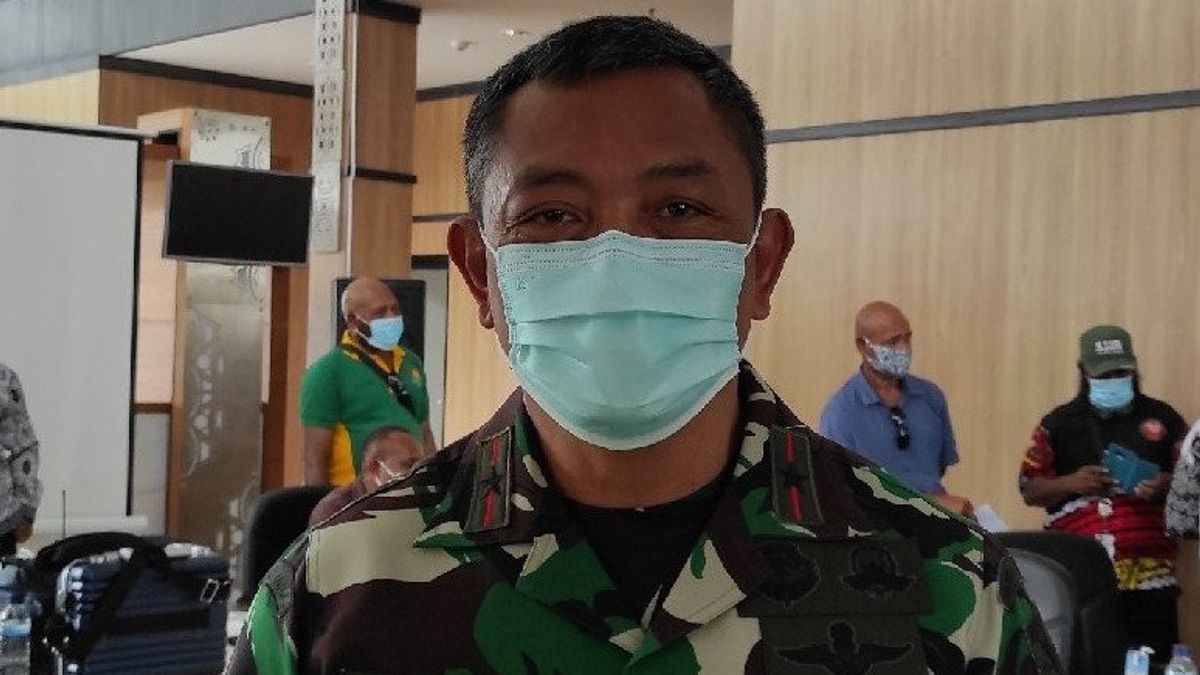 Tegas! Danrem: Segera Kembalikan 2 Senapan Serbu SS2 Milik Prajurit TNI yang Tewas Dianiaya di Papua