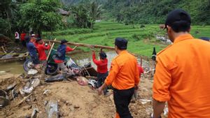 Le gouvernement de Garut a relocalisé 15 maisons touchées par des glissements de terrain à Sirnagalih