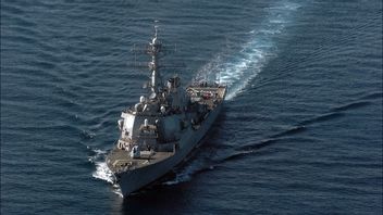 美国导弹驱逐舰无视中国的谴责，重返台湾海峡航行