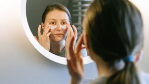 Sering Pakai Skincare, Ini 6 Kandungan dan Manfaatnya untuk Kulit