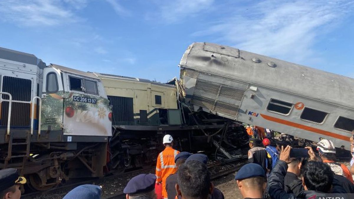 KAI And KNKT Investigate Collision Of 'Bull Fight; Turangga Train With Bandung Local Train