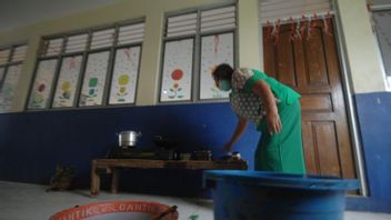 ضحايا الفيضانات في مانادو لا يزالون يقيمون في مخيمات اللاجئين في SDN 56 Manado