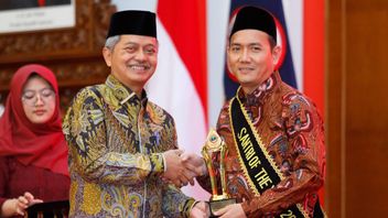 KPI Chairman Ubaidillah Wins National Inspirational Santri Award, Becomes An Inspiration For The Young Generation