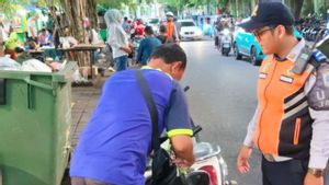 Parkir Liar di Jakarta Utara Masih Menjamur, Petugas Bertindak