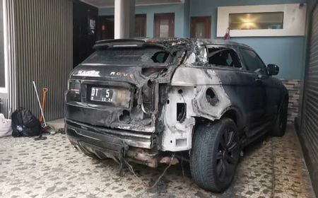 Mobil Range Rover Dibakar Orang Tak Dikenal di Parkiran Rumah Korban di Cipadu Tangerang