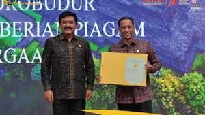 BPN Serahkan Sertifikat Tanah Candi Borobudur ke Kementeriannya Nadiem Makarim