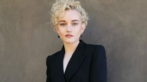 Film Biopik Madonna Batal Diproduksi, Nasib Julia Garner Dipertanyakan