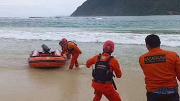 Seorang Anak Hilang Setelah Terseret Arus di Pantai Lampuuk Aceh Besar