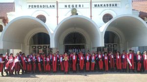 Dozens Of Makassar District Court Judges Hold Action Demanding An Increase In Salaries