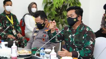 Panglima TNI Bareng Kapolri Datangi Wisma Atlet, Apresiasi Tenaga Kesehatan