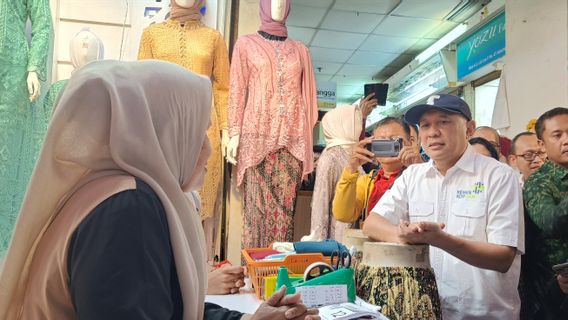 Minister Teten Sidak To Tanah Abang, Trader Complaints: It's Not Selling Sir!