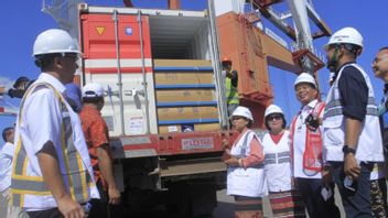 300 Tons Of Bulk Cooking Oil For NTT Arrives In Kupang Via Sea Toll Ship