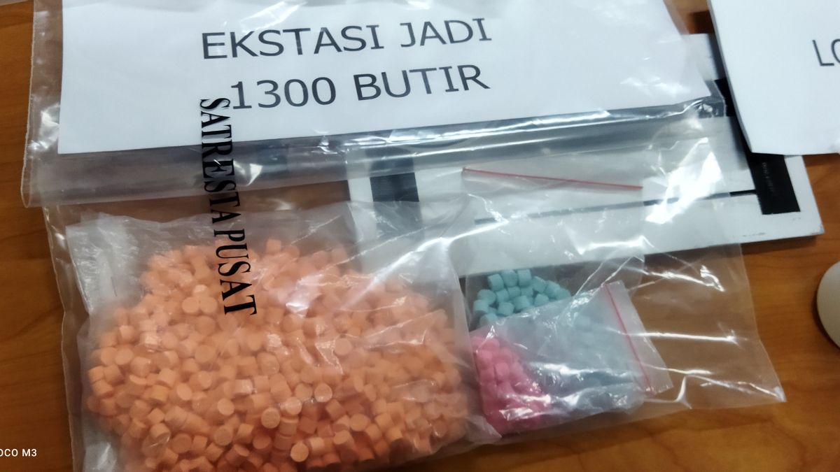 Le Fabricant De Pilules D’ecstasy Abal-abal 'Rolled' Police, Capital Rp5 Mille Vendre Rp200 Mille  