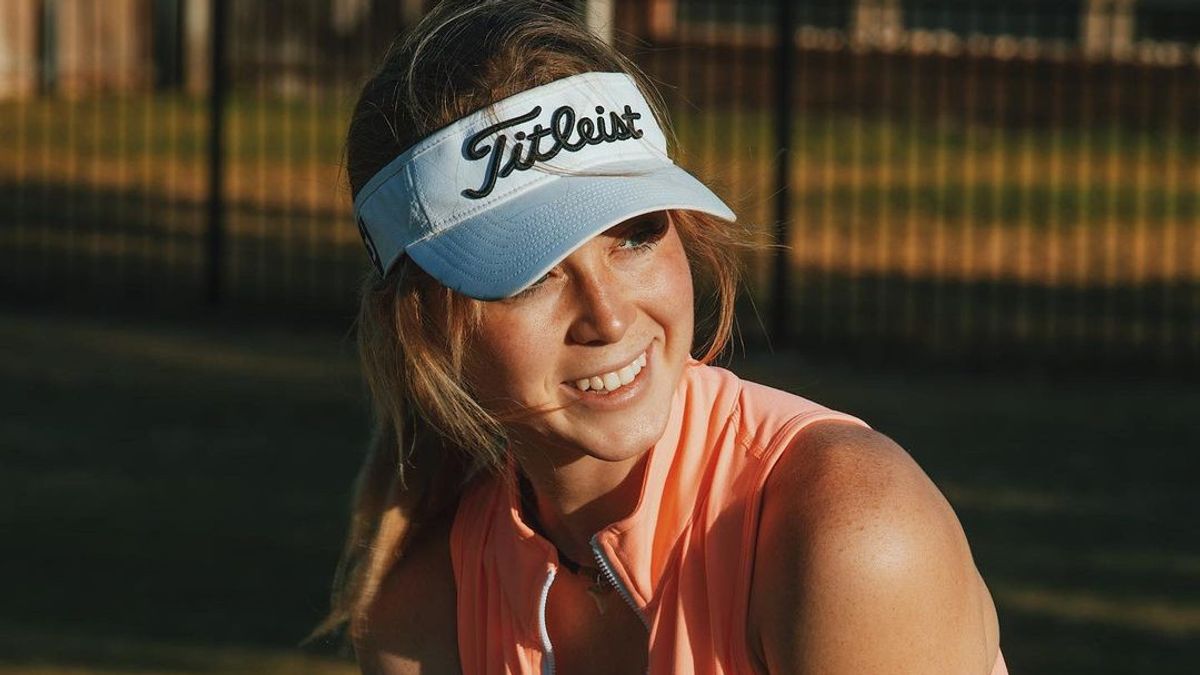 Tampil Tanpa Bra, <i>Influencer</i> Golf Grace Charis Digoda Pengikut