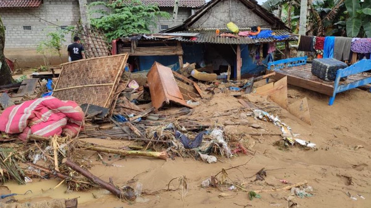 Banjir Kampung Nelayan di Trenggalek Dipicu Longsor di Hilir Sungai Wancir