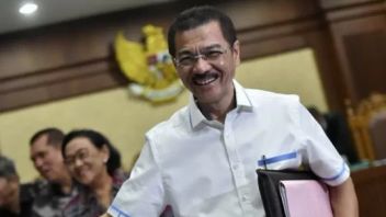 Ex-Minister Of Home Affairs Gamawan Fauzi Called By KPK For E-KTP Corruption Case