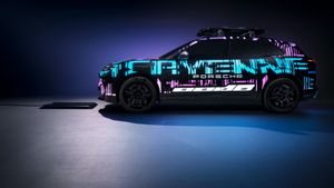 Porsche Hadirkan Teknologi Wireless Charging untuk Mobil Listrik, Debut di Cayenne Electric 2025