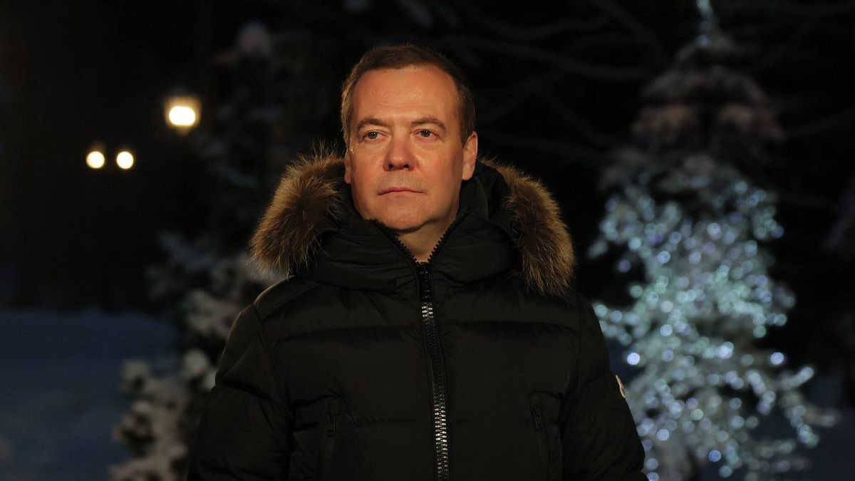 L'ancien président Medvedev dit que Kiev accepterait la proposition de paix de la Russie ou ferait face à des choses pires