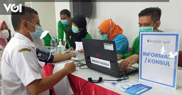 Thousands Of Teachers In Surabaya  Undergo COVID 19 Vaccination
