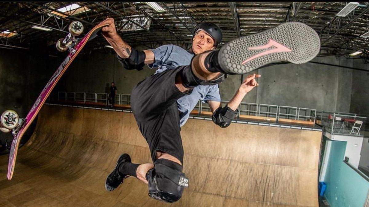 Tony Hawk's Story Of Conquering The Hardest Skateboard Trick: 900