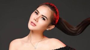 6 Foto Puy Brahmantya Tersenyum ini Hilangkan Kesan Judes di FTV yang Dibintangi Mantan Steve Rumangkang