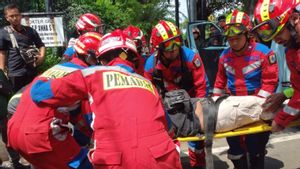 Empat Penumpang Terluka, Sopir Jaklingko yang Tabrak Pohon di Rawamangun Diduga Lelah
