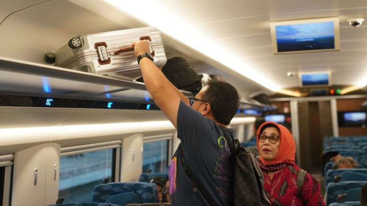 开斋节假期期间快列车登车的规则,Whoosh乘客只需携带2个行李箱和一个背包