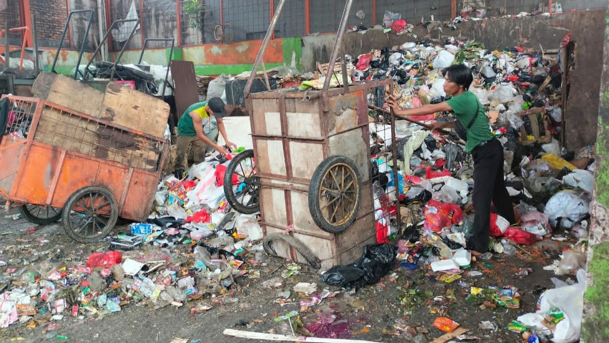 Sudin LH Akan Tindak Oknum PJLP yang Melakukan Pungli Petugas Angkut Sampah  