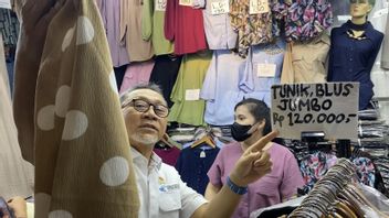 Sidak à Tanah Abang, Zulhas vérifie directement les conditions de vente des commerçants