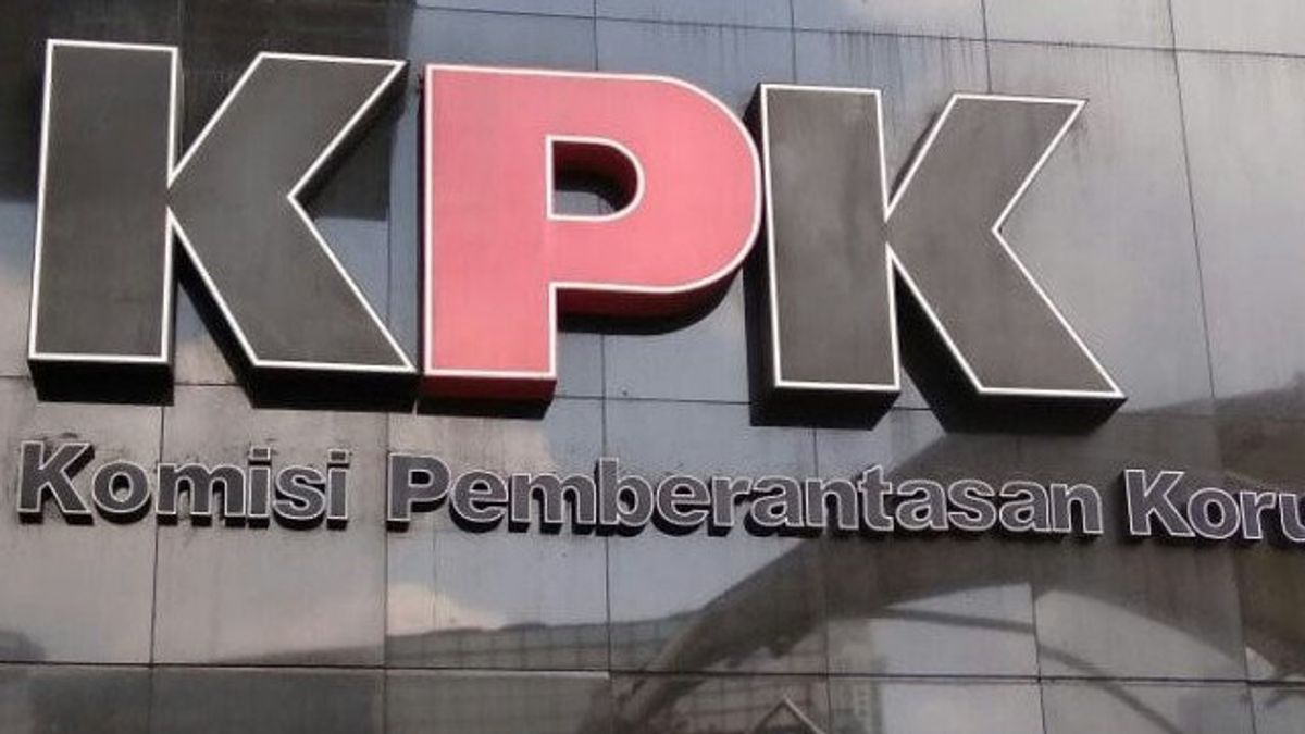 KPKは農業省の汚職を調査し、シャフルル・ヤシン・リンポと彼の果物の息子が引きずられたと疑われている。